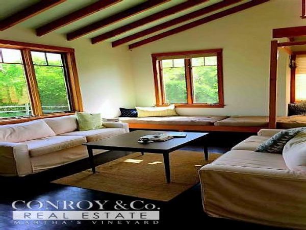 Cape Cod Home 994423