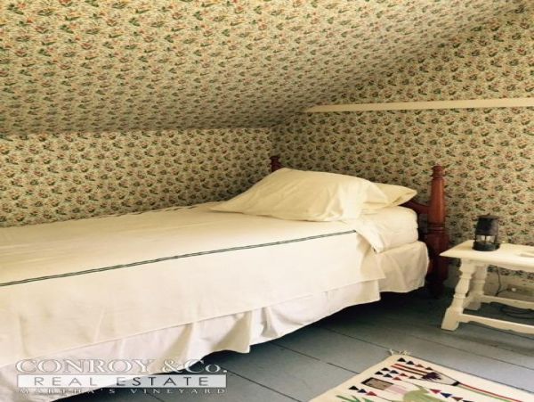 Cape Cod Home 994424