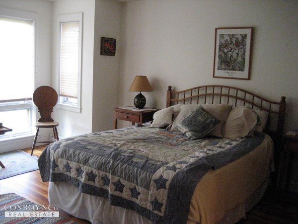 Cape Cod Home 994425