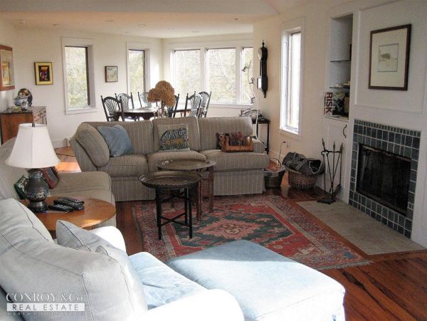 Cape Cod Home 994425