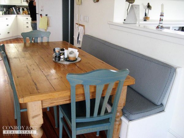 Cape Cod Home 994425