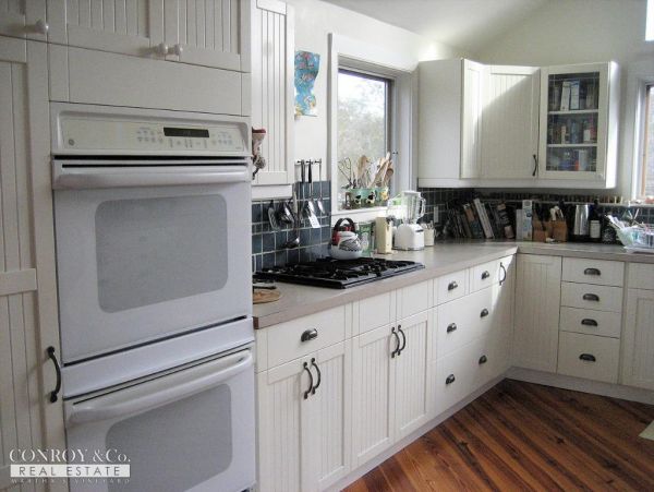 Cape Cod Home 994425
