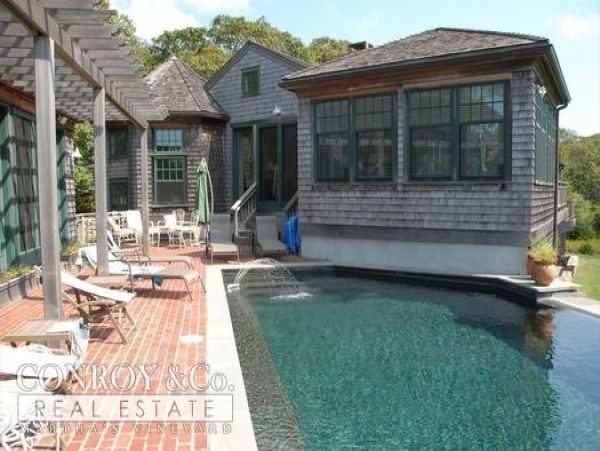 Cape Cod Home 994426