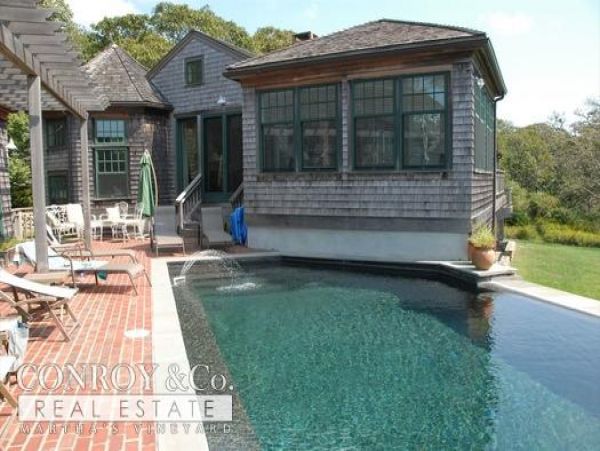 Cape Cod Home 994426