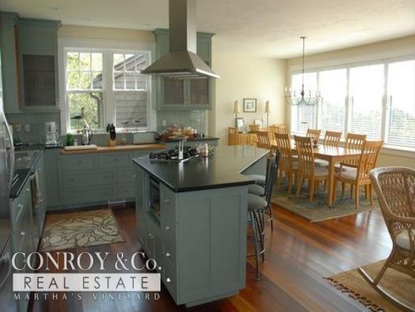 Cape Cod Home 994426