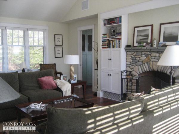 Cape Cod Home 994426