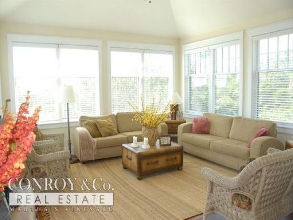 Cape Cod Home 994426