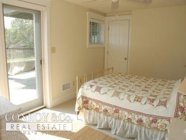 Cape Cod Home 994426