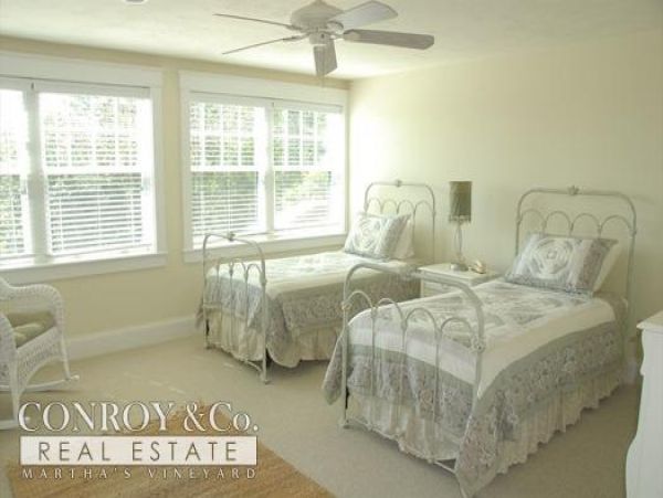 Cape Cod Home 994426