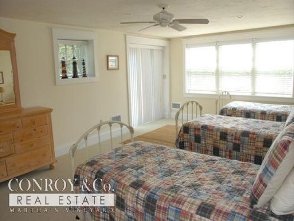 Cape Cod Home 994426