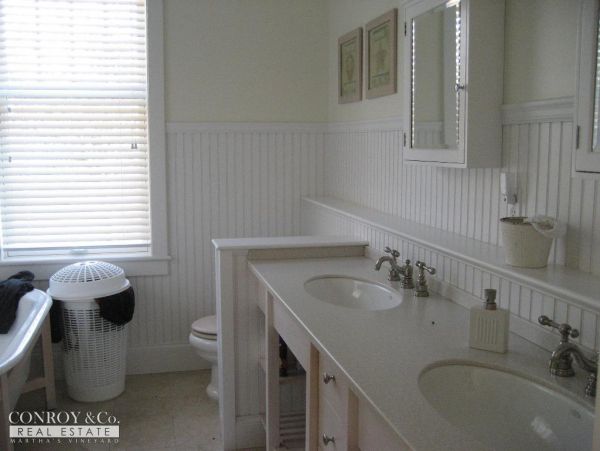 Cape Cod Home 994426
