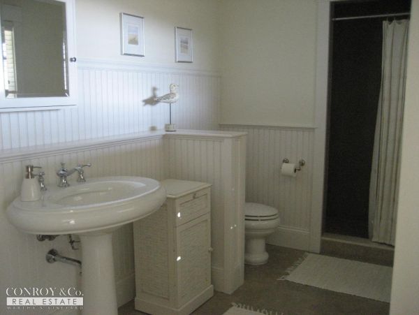 Cape Cod Home 994426