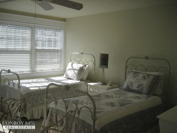 Cape Cod Home 994426