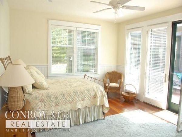 Cape Cod Home 994426