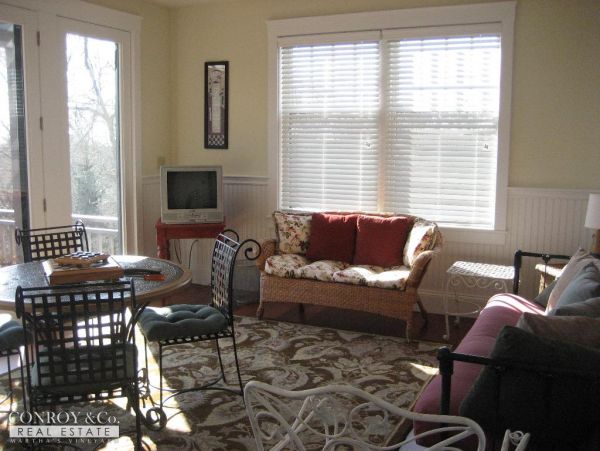 Cape Cod Home 994426