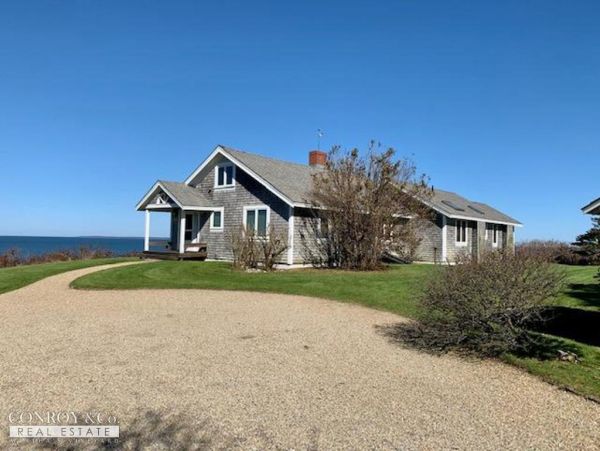 Cape Cod Home 994428