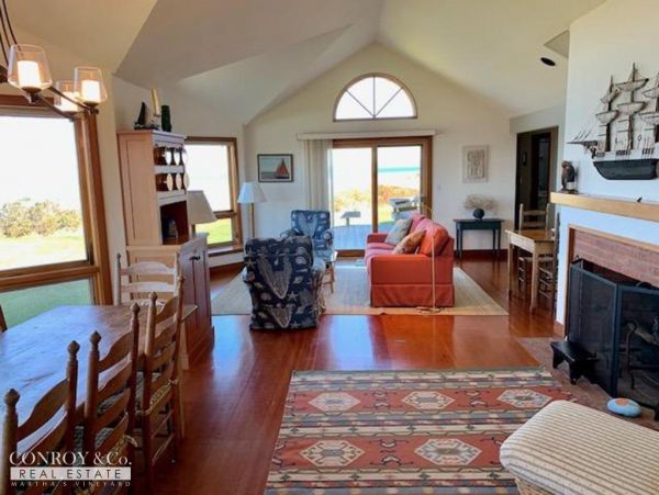 Cape Cod Home 994428