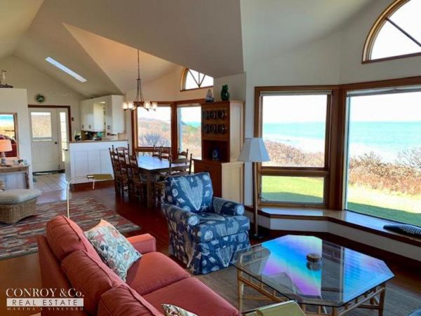 Cape Cod Home 994428