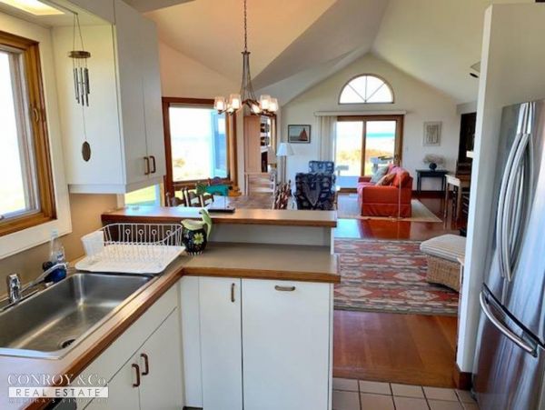 Cape Cod Home 994428