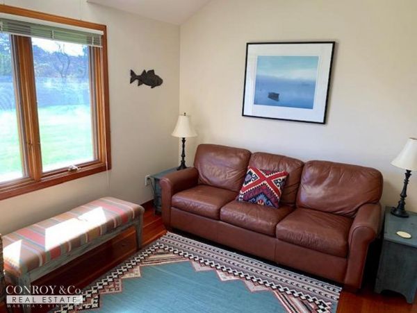 Cape Cod Home 994428