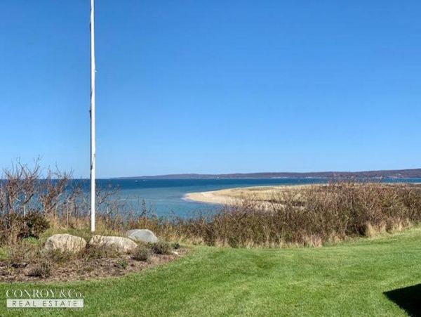 Cape Cod Home 994428