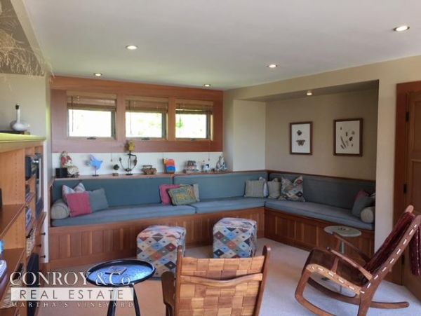 Cape Cod Home 994429