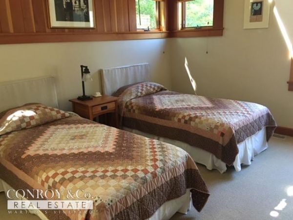 Cape Cod Home 994429