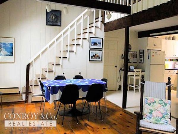 Cape Cod Home 994430