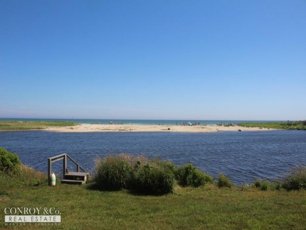 Cape Cod Home 994432