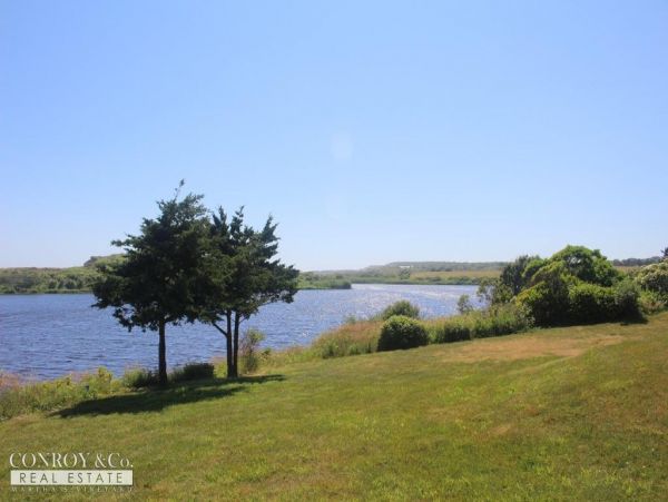 Cape Cod Home 994432