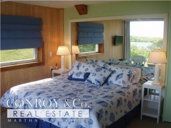 Cape Cod Home 994432