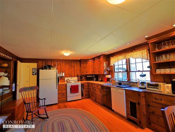 Cape Cod Home 994433
