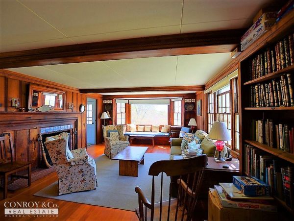 Cape Cod Home 994433