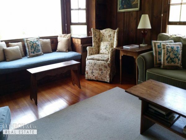Cape Cod Home 994433