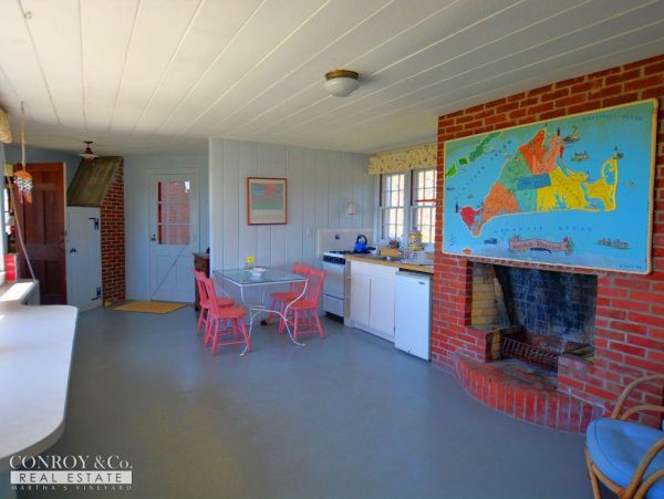 Cape Cod Home 994433