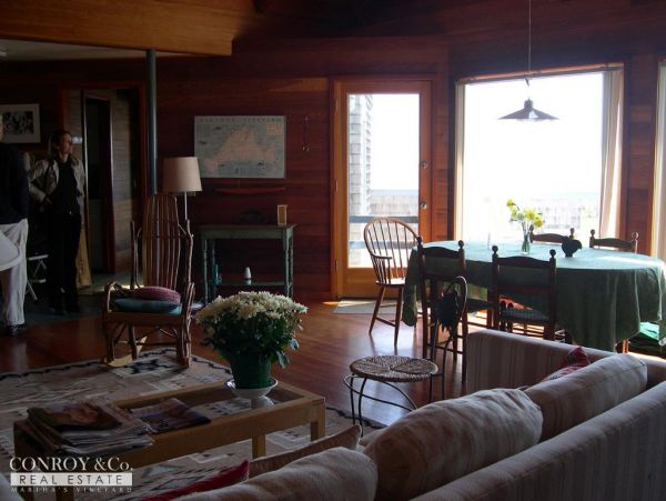 Cape Cod Home 994434