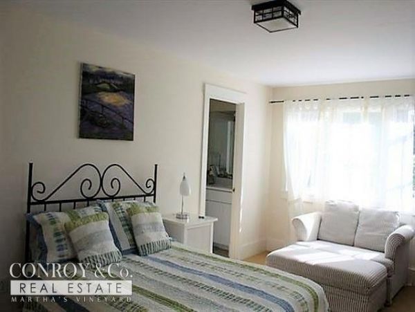 Cape Cod Home 994435