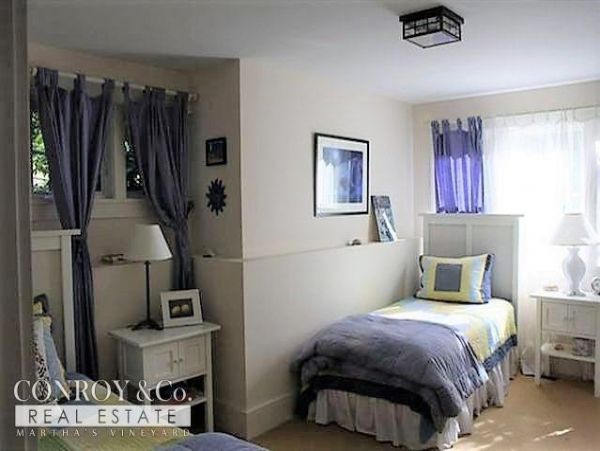 Cape Cod Home 994435