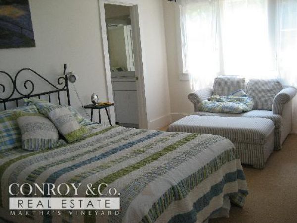 Cape Cod Home 994435
