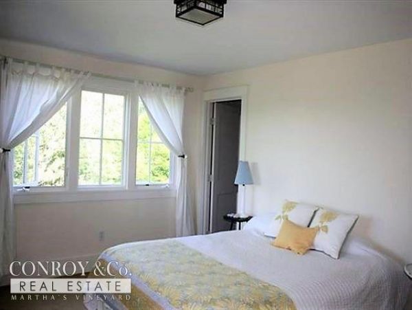 Cape Cod Home 994435