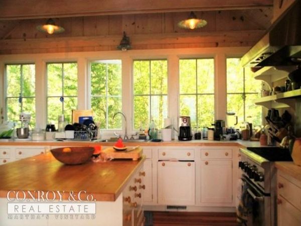 Cape Cod Home 994435