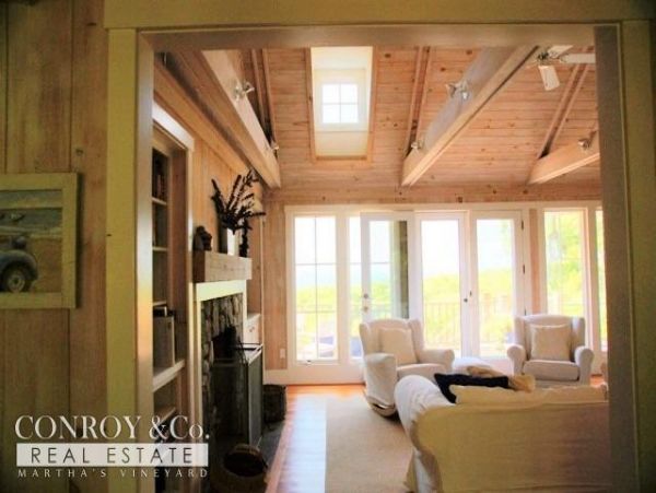 Cape Cod Home 994435