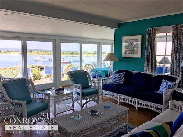 Cape Cod Home 994436