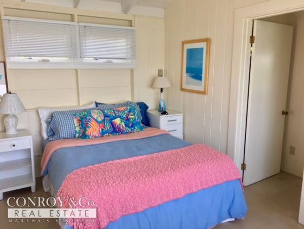 Cape Cod Home 994436