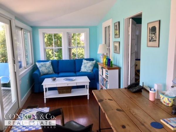 Cape Cod Home 994436