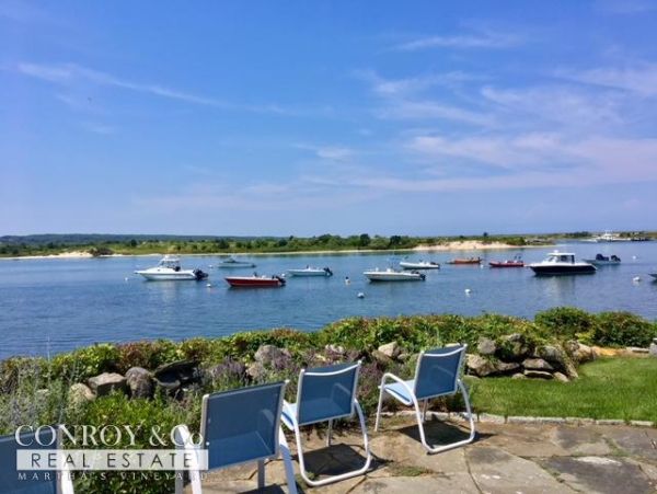 Cape Cod Home 994436