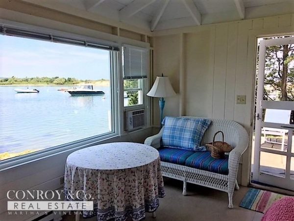 Cape Cod Home 994436