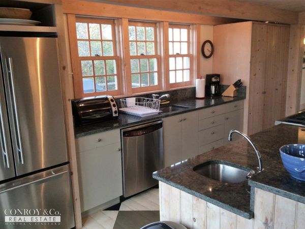 Cape Cod Home 994438