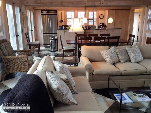 Cape Cod Home 994438