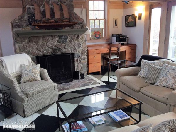 Cape Cod Home 994438